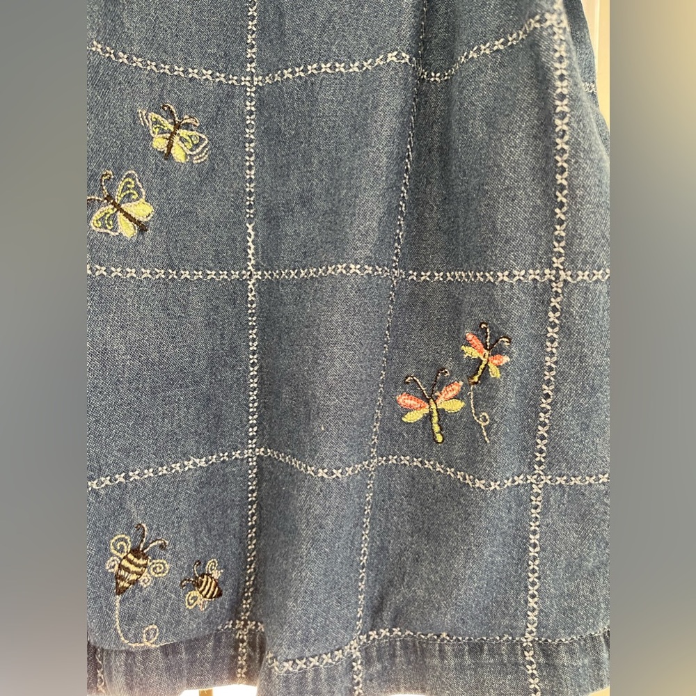 Embroidered Button-Up - Picture 5 of 6